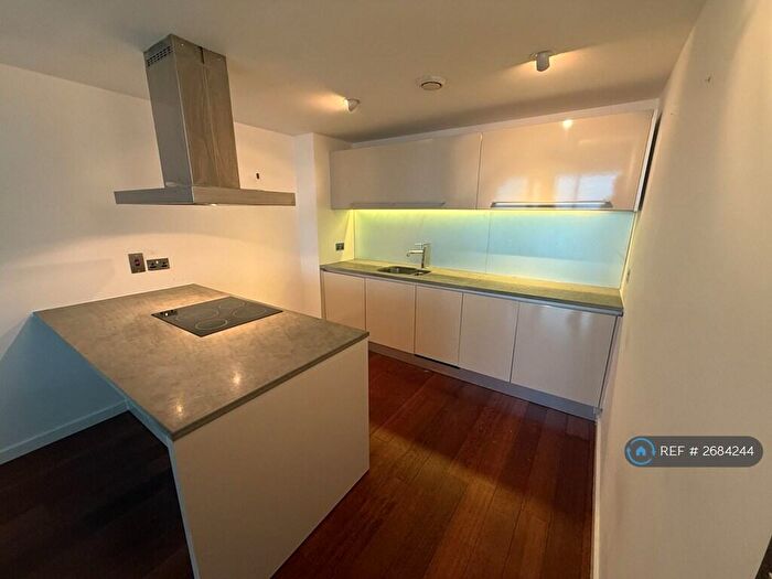 2 Bedroom Flat To Rent In Deansgate, Manchester, M3
