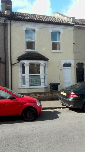 2 Bedroom Terraced House To Rent In Berwick Road, BS5