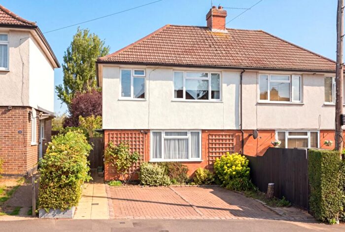 3 Bedroom Semi-Detached House For Sale In Hyde View Road, Harpenden, Hertfordshire, AL5