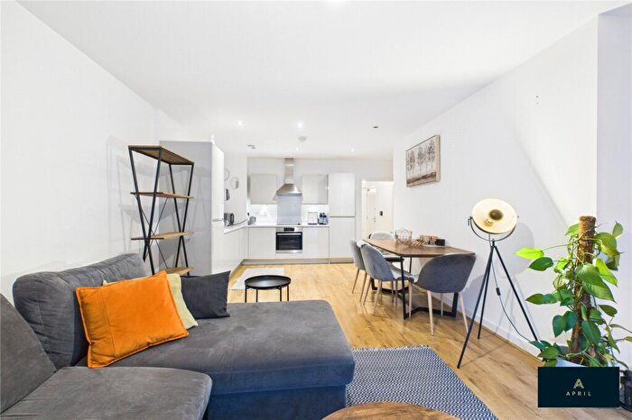 2 Bedroom Apartment To Rent In Collendale Road, London, E17