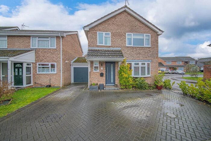 4 Bedroom Detached House For Sale In Noyce Drive, Fair Oak, Eastleigh, SO50