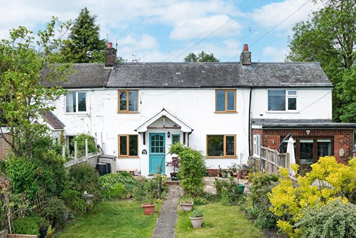 3 Bedroom Semi-Detached House For Sale In Woodside Road, Woodside, LU1