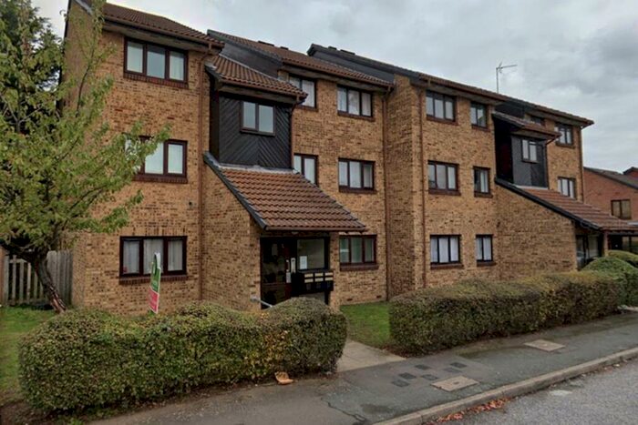 2 Bedroom Flat To Rent In Crystal Way Dagenham, RM8