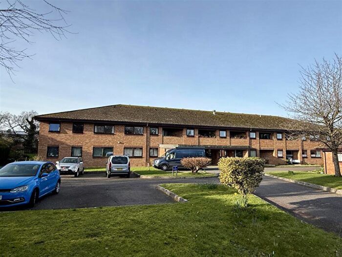 1 Bedroom Flat For Sale In Fairlee Road, Newport, PO30