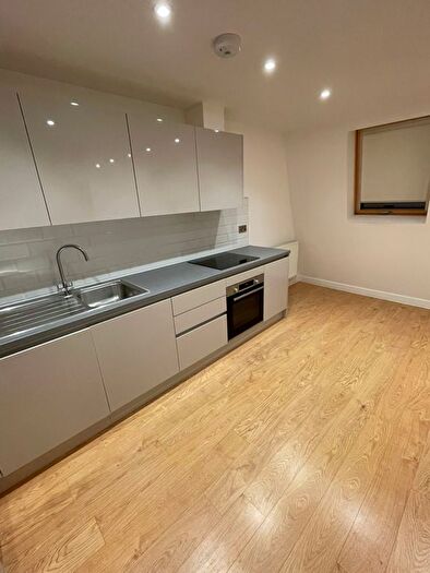 1 Bedroom Flat To Rent In High Street, Hounslow, TW3