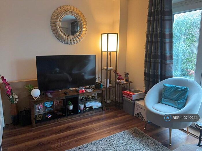 3 Bedroom End Of Terrace House To Rent In Hanno Close, Wallington, SM6