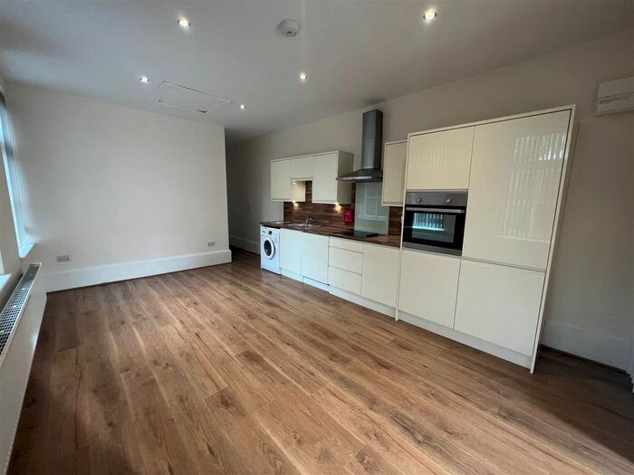 2 Bedroom Flat To Rent In Charterhouse, Charterhouse Lane, Hull, HU2