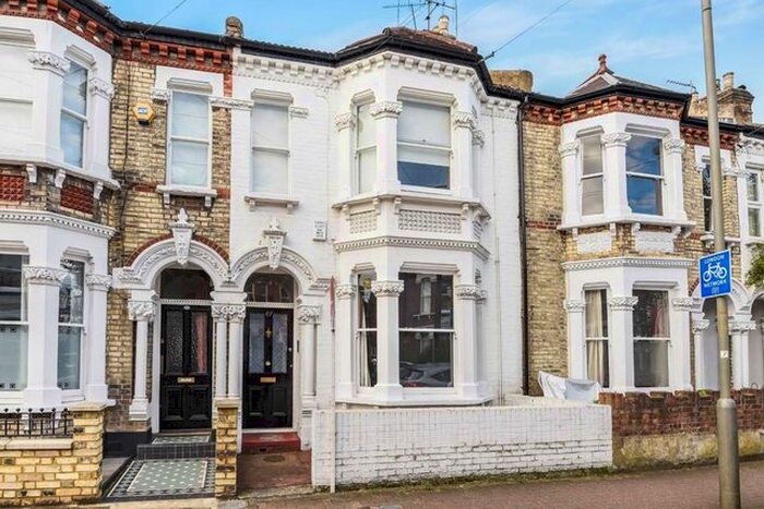 2 Bedroom Flat To Rent In Norroy Road, London, SW15