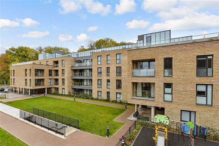 1 Bedroom Flat For Sale In Ashley Road, Epsom, Surrey, KT18