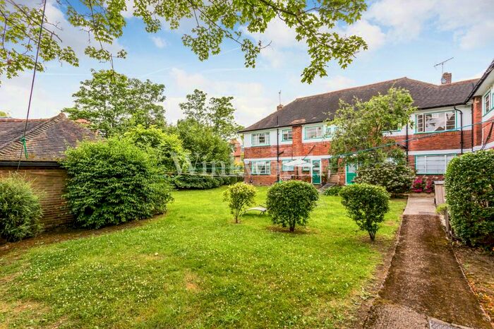 2 Bedroom Flat To Rent In Ossulton Way, London, N2