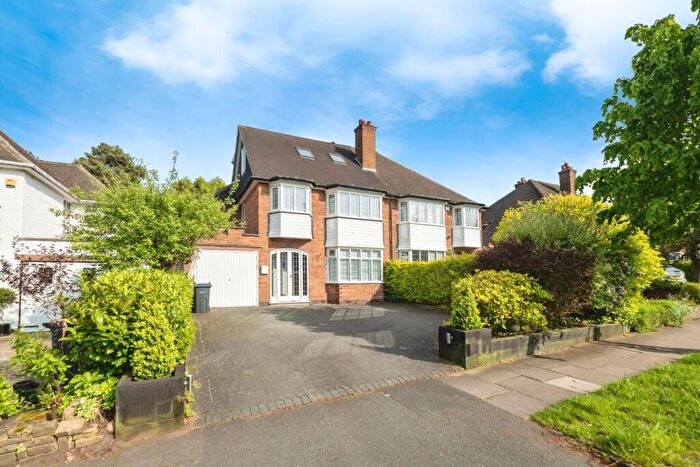 4 Bedroom House To Rent In The Boulevard, Sutton Coldfield, B73