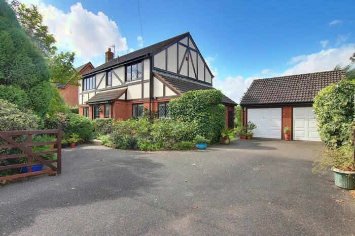 4 Bedroom Detached House For Sale In Eastwood End, Wimblington, PE15