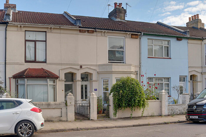 3 Bedroom Terraced House For Sale In Inglis Road, Southsea, PO5
