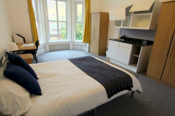 4 Bedroom House To Rent In Heaton Road, Manchester, Manchester, M20