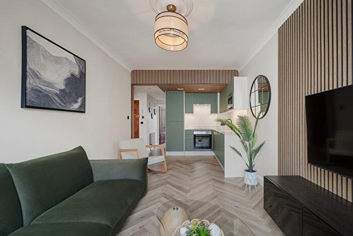 2 Bedroom Flat To Rent In London, W2