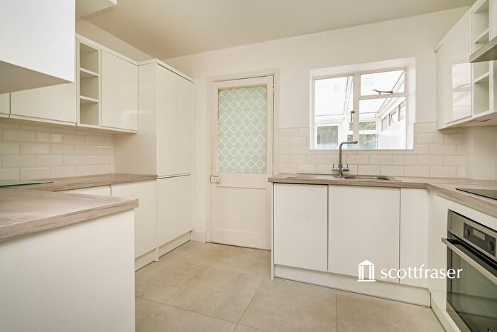 3 Bedroom Property To Rent In Heather Place, Marston, OX3