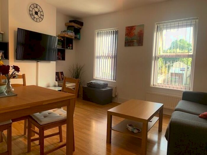 1 Bedroom Apartment To Rent In Wilton Road, Reading, RG30