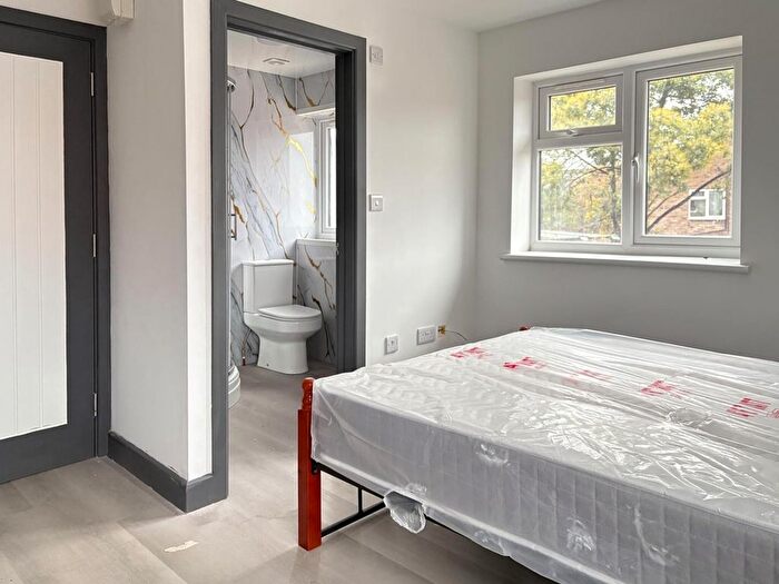 1 Bedroom Studio To Rent In Conway Road, Whitton, TW4