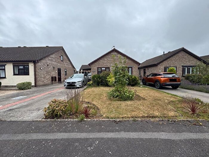 2 Bedroom Detached Bungalow For Sale In Conway Crescent, Burnham-On-Sea, TA8