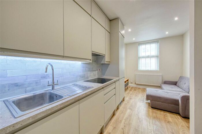 1 Bedroom Apartment To Rent In Chestnut Grove, SW12