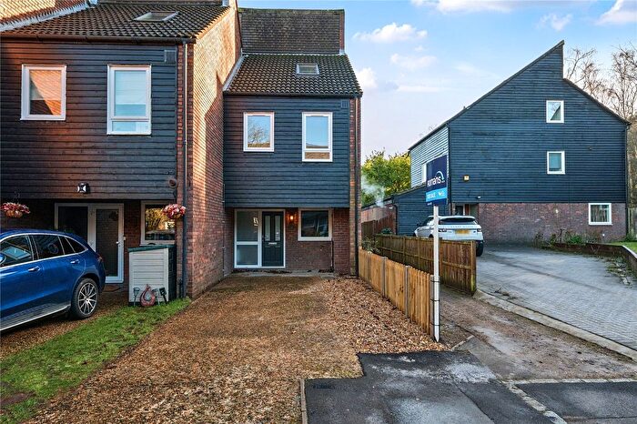 4 Bedroom End Of Terrace House For Sale In Northcott, Bracknell, Berkshire, RG12