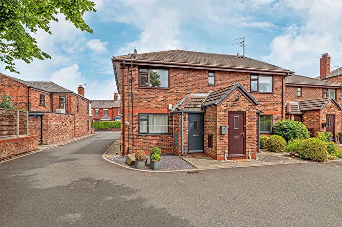 2 Bedroom Flat To Rent In London Road, Stockton Heath, WA4