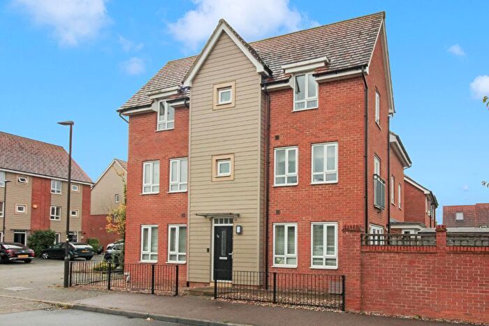 3 Bedroom Semi-Detached House For Sale In Butter Row, Wolverton, Milton Keynes, Buckinghamshire, MK12