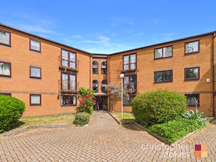 2 Bedroom Apartment To Rent In Westgate Court, Waltham Cross, EN8