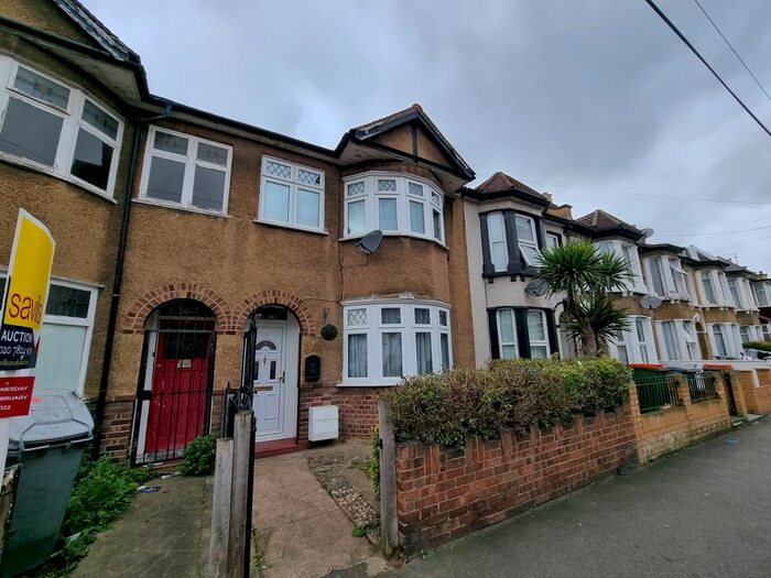 4 Bedroom Terraced House To Rent In Albert Square, Stratford E15