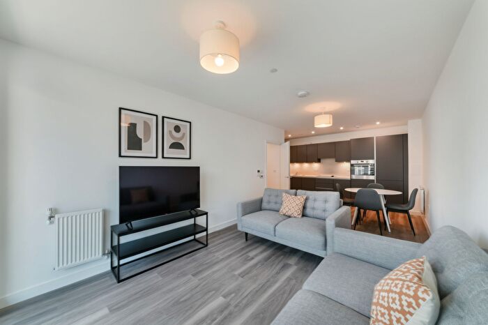 2 Bedroom Flat For Sale In Green Street, London, E13