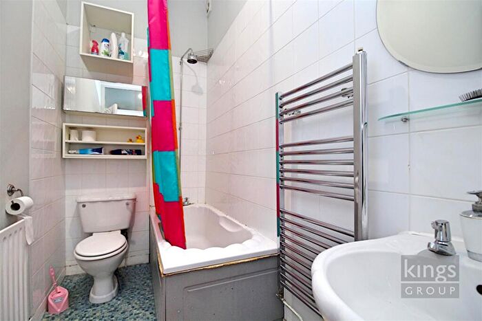 2 Bedroom Flat For Sale In Church Street, Edmonton, N9
