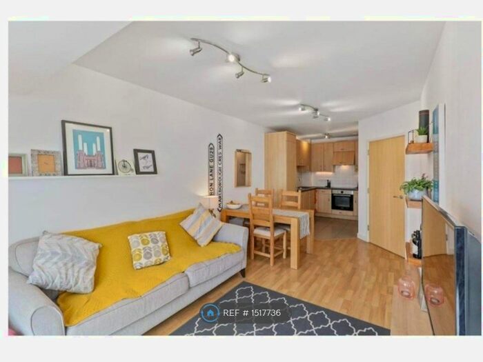 2 Bedroom Flat To Rent In Point Pleasant Flat, London, SW18
