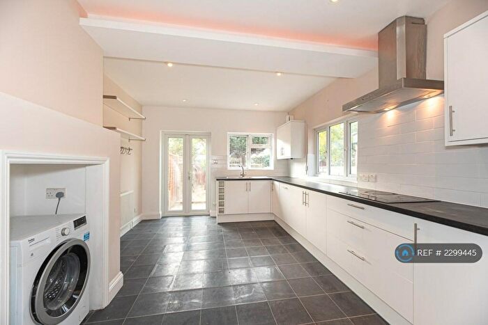 3 Bedroom Terraced House To Rent In Chisholm Road, Croydon, CR0