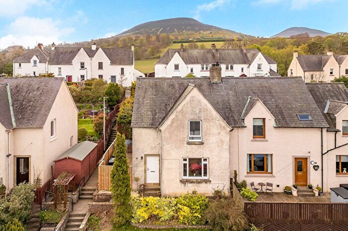 3 Bedroom Semi-Detached House For Sale In Priorswalk, Melrose, TD6