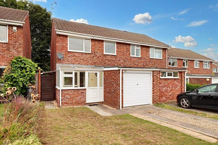 3 Bedroom Semi-Detached House To Rent In Corfe Close, Nailsea, BS48