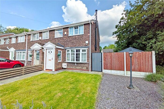 3 Bedroom End Of Terrace House For Sale In Key Court, Denton, Tameside, M34