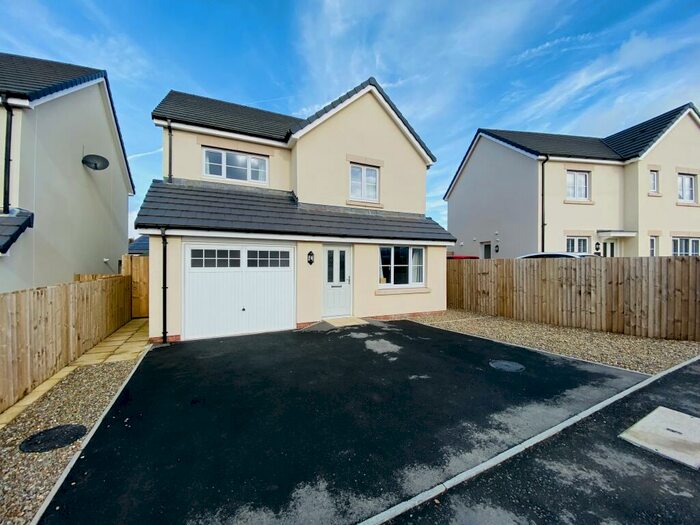 3 Bedroom Detached House To Rent In Lingfield Gardens, Whitland, SA34