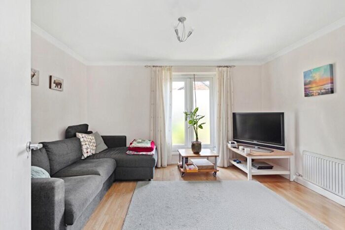 2 Bedroom Terraced House To Rent In Ashworth Close, SE5