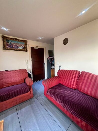 2 Bedroom Flat To Rent In Amina Road, Manchester, M8