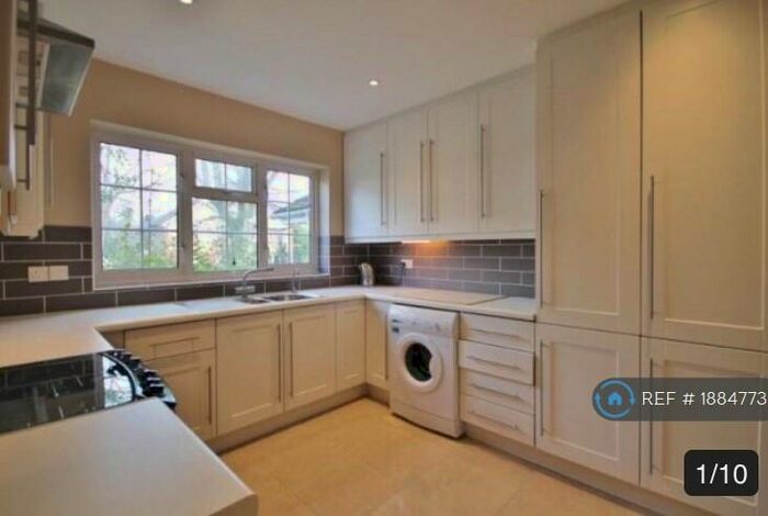 3 Bedroom Terraced House To Rent In Belgrave Manor, Woking, GU22