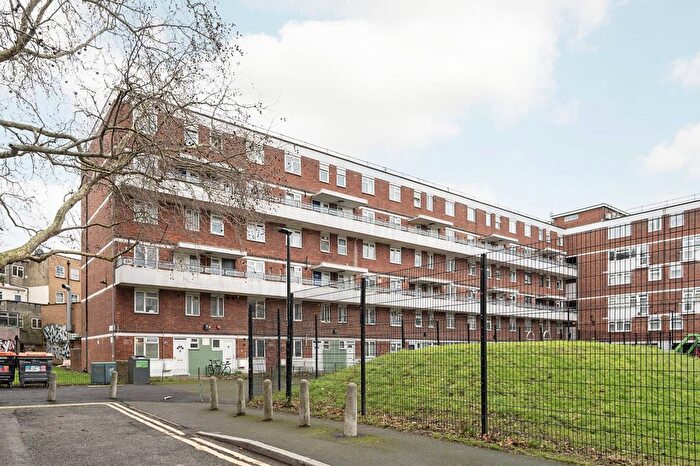 3 Bedroom Maisonette For Sale In Weymouth Terrace, Shoreditch, London, E2