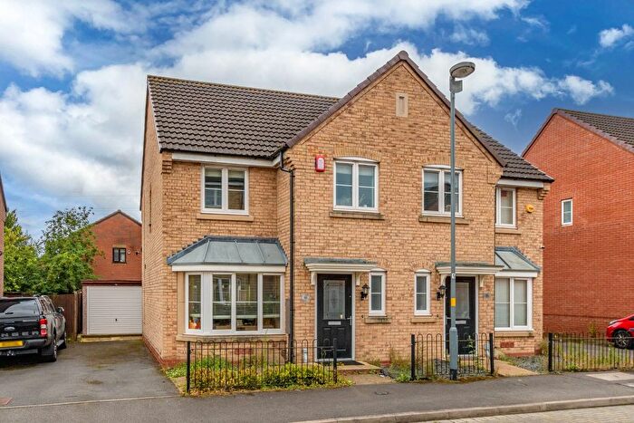 3 Bedroom Semi-Detached House To Rent In Riverpark Way, Northfield, Birmingham, West Midlands, B31