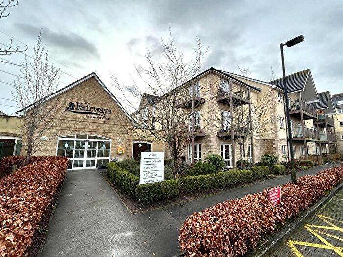 2 Bedroom Flat For Sale In Malmesbury Road, Chippenham, SN15