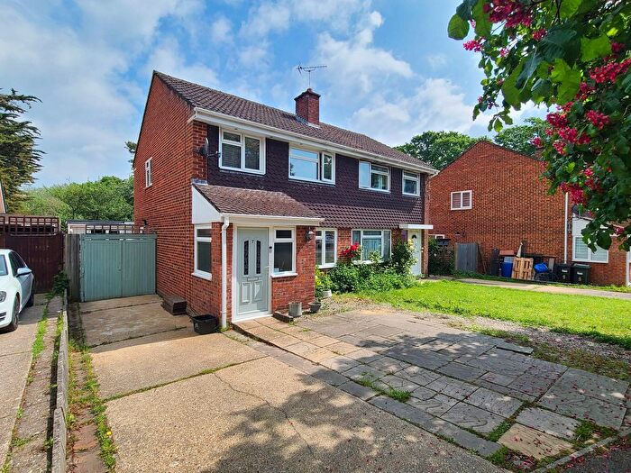 3 Bedroom Semi Detached House For Sale In Silvers Wood, Calmore, SO40