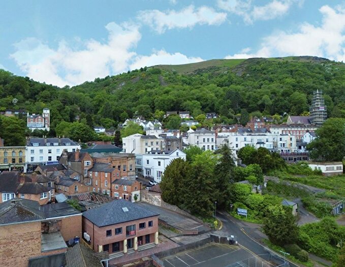 2 Bedroom Flat For Sale In Edith Walk, Great Malvern, Worcestershire, WR14