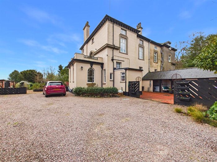 5 Bedroom Semi Detached House For Sale In Church Street, Spilsby, PE23