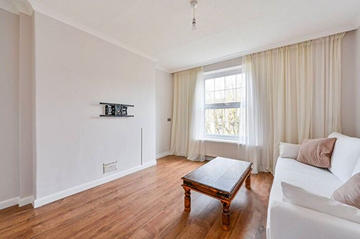2 Bedroom Flat To Rent In Tufnell Park Road, Tufnell Park, London, N7