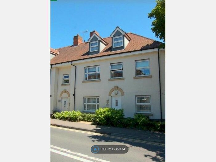 2 Bedroom Flat To Rent In Hockley Road, Rayleigh, SS6