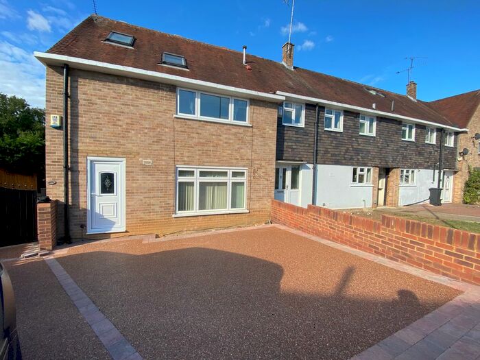 5 Bedroom Property To Rent In Worlds End Lane, Enfield, EN2