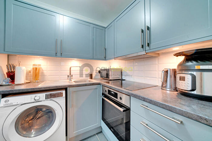 1 Bedroom Apartment For Sale In Wexford Court, Leslie Park Road, CR0